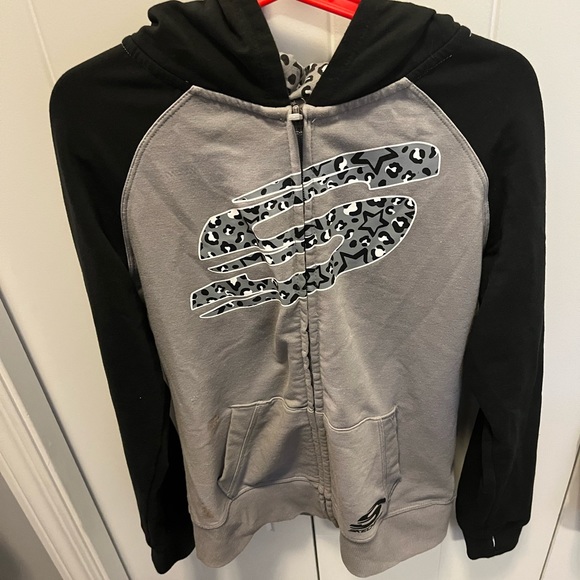 3 medium size hoodies approx size 8, very good shape - Picture 2 of 3